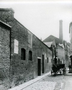 A view of George Yard, now Gunthorpe Street, in 1888
