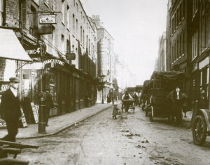 A photograph showing Hanbury Street as it was at the time of the murders.