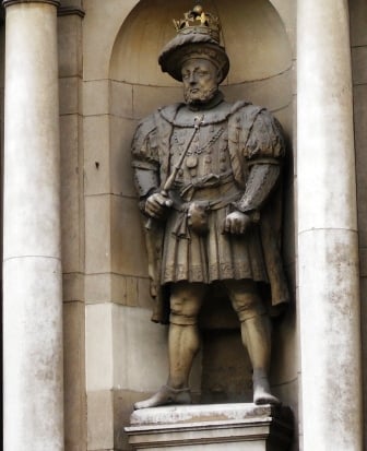 The statue of King Henry V111.