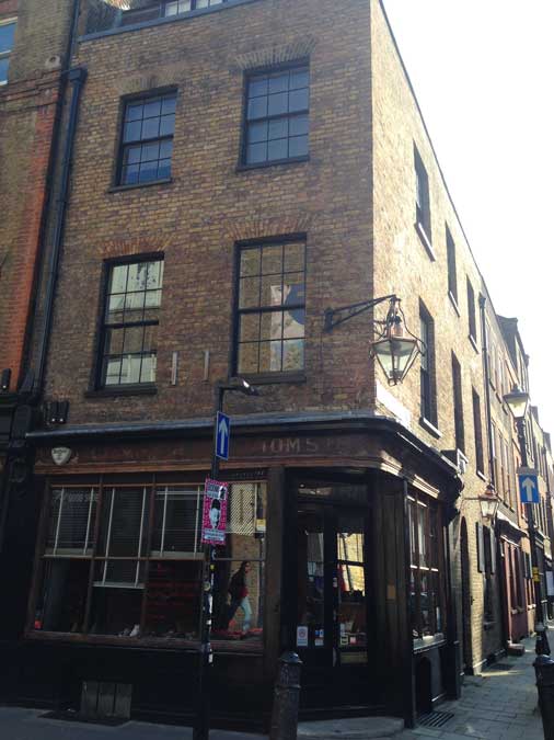An old house on the conrer of Hanbury and Wilkes Streets