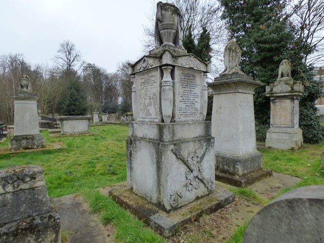 A photograph of the grave of Dr Rees Ralph Llewellyn.
