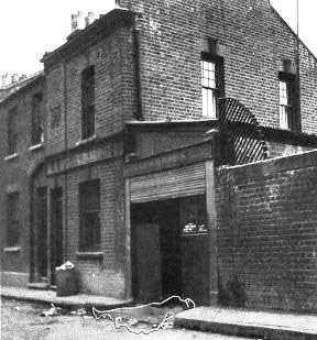 A black and white photo of the Mary nichols murder site in Buck's Row.