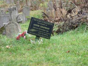 Another view of the grave of Annie Chapman.