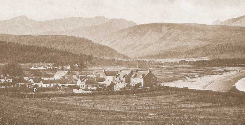A photograph of Invercloy.