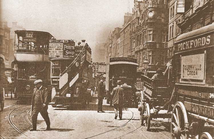 Traffic on Aldgate High Street in the 1890s.